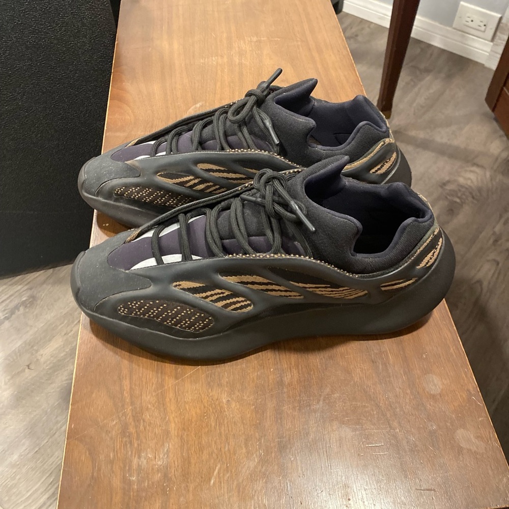 Yeezy 700 V3 Clay Brown